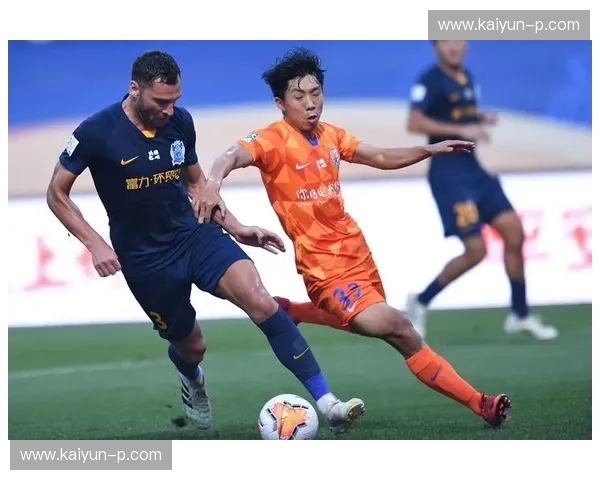 泰山之巅与足球城的蓝调之梦：鲁能vs一方，中超史诗里的热血与柔情